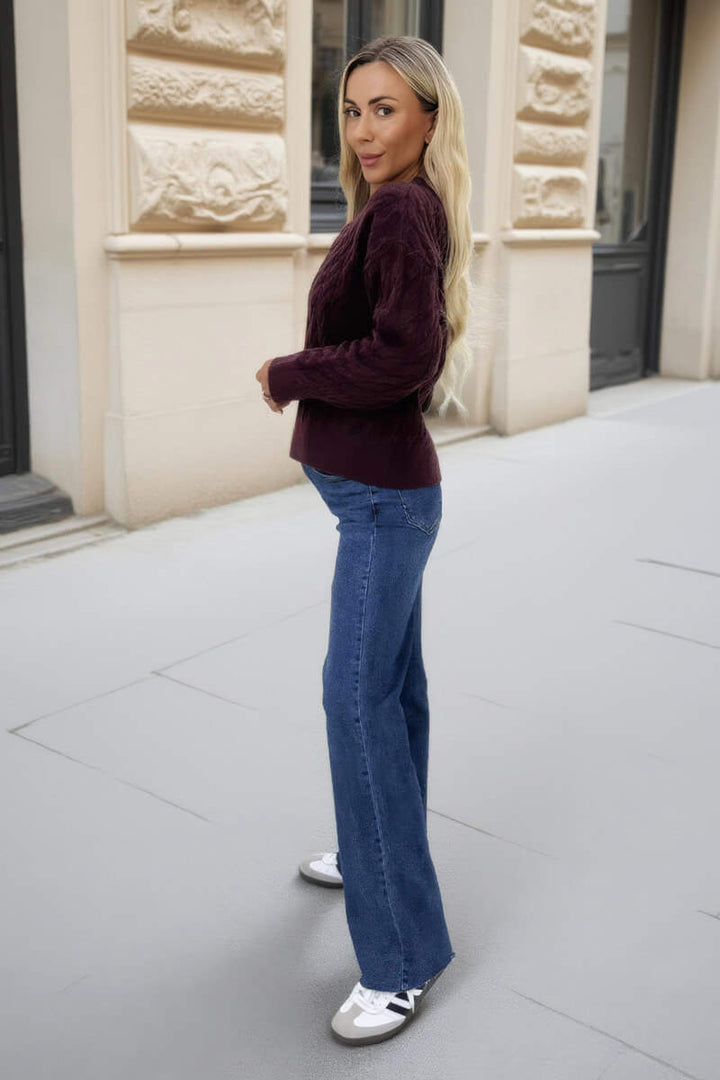 Delilah | Cozy Round Neck Cable Knit Sweater