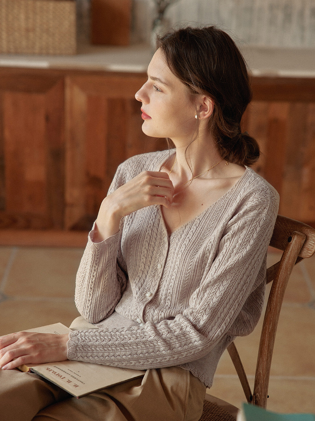 Milena | Lightweight V-Neck Cardigan with Textured Knit Pattern