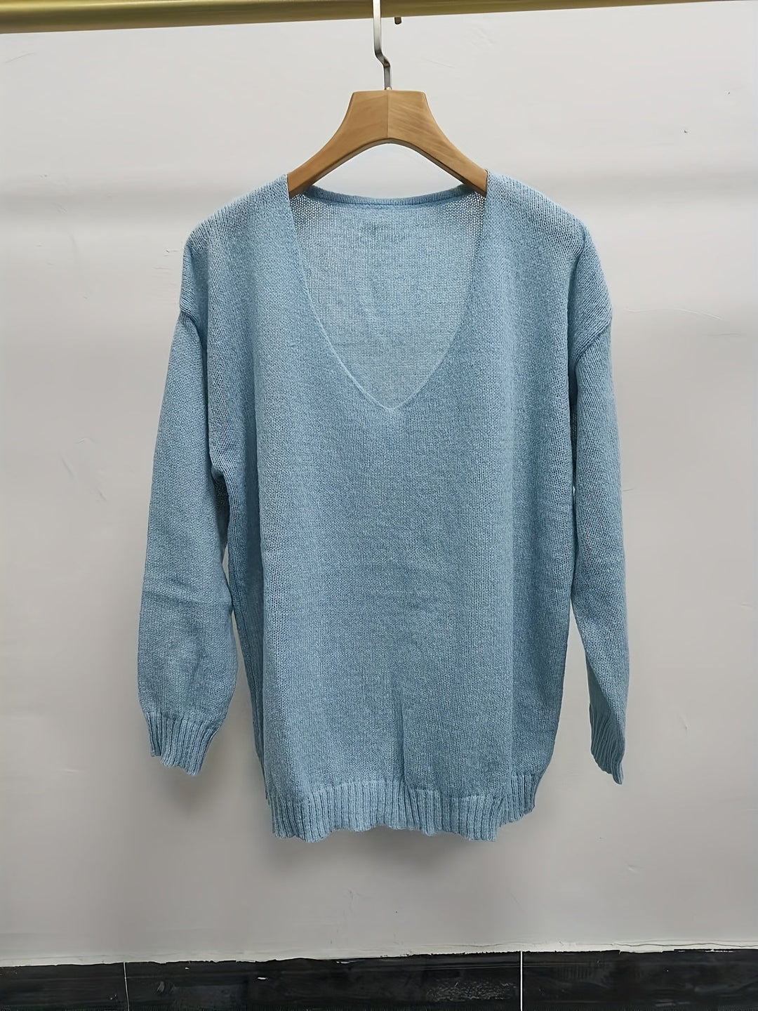 Abby | Classic Lightweight Knit Sweater with V-Neckline